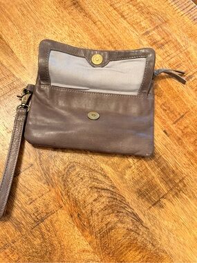 Mood and day Classic Leather Wristlet Clutch in Taupe